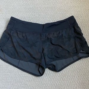 Lululemon shorts size 10